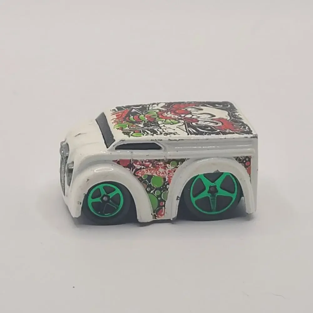 Hot Wheels Die Cast 2003 “Evil Jack In Box”  Dairy Delivery Truck